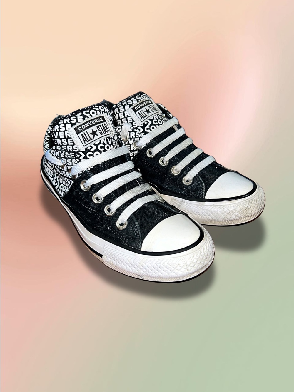 Converse All Star Chuck Taylor Madison Women’s Shoes Size 6